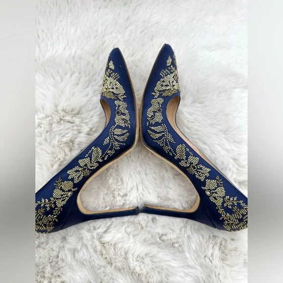 Manolo Blahnik Crystal Embellished Satin Pumps floral accents Navy Blue 37 US 7 - Picture 5 of 10